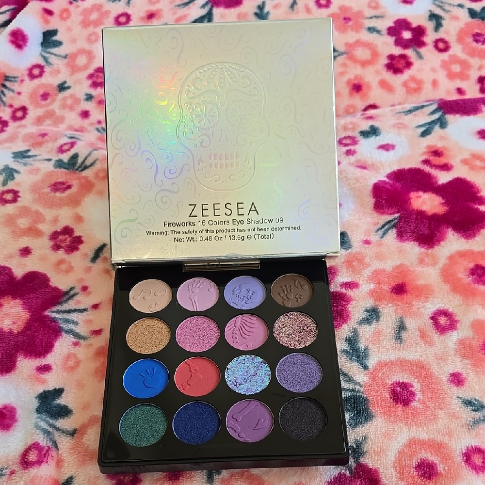 Zeesea Fireworks 16-Color Eye Shadow Palette